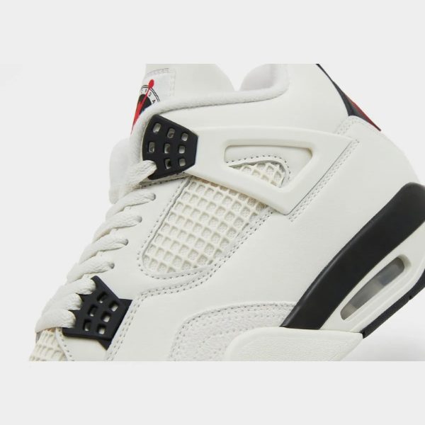 Air Jordan 4 “Flight Club”
