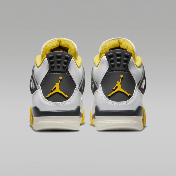Air Jordan 4 Retro Women’s Shoes